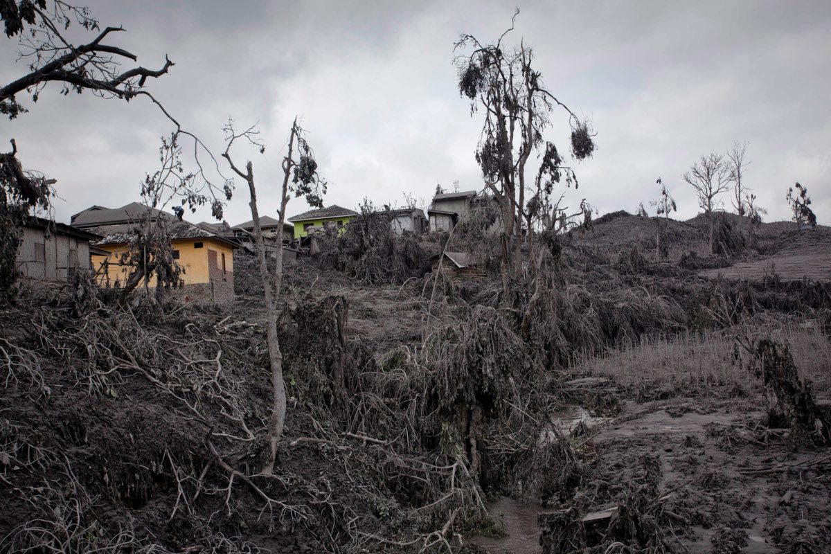 Photo of the ash and destruction caused by the eruption of Mount Sinabung in Indonesia