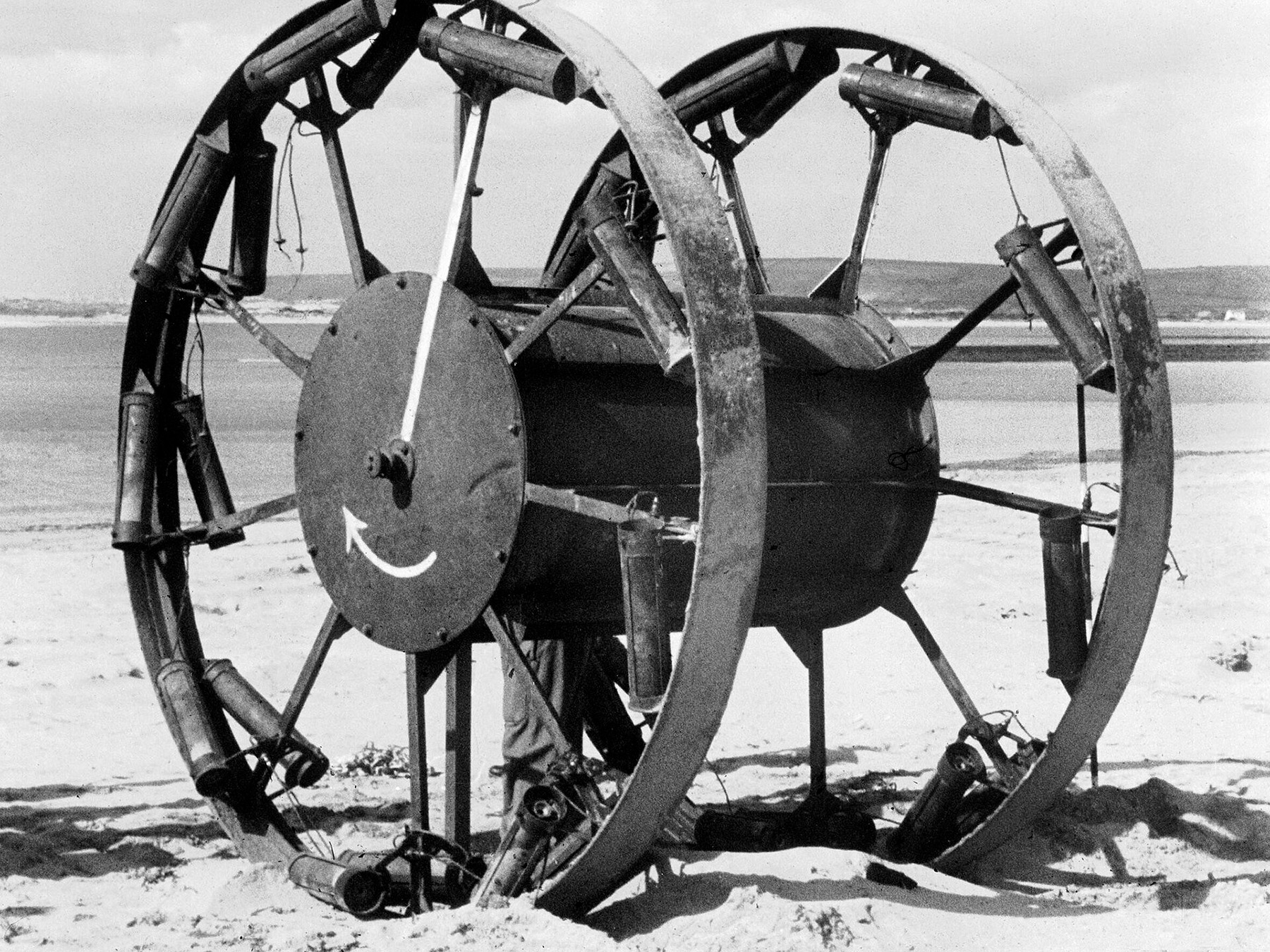 Giant wheel with rockets attached to the rim